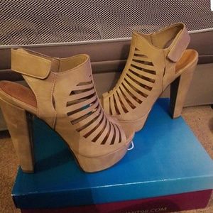 Beige speed limit heels
